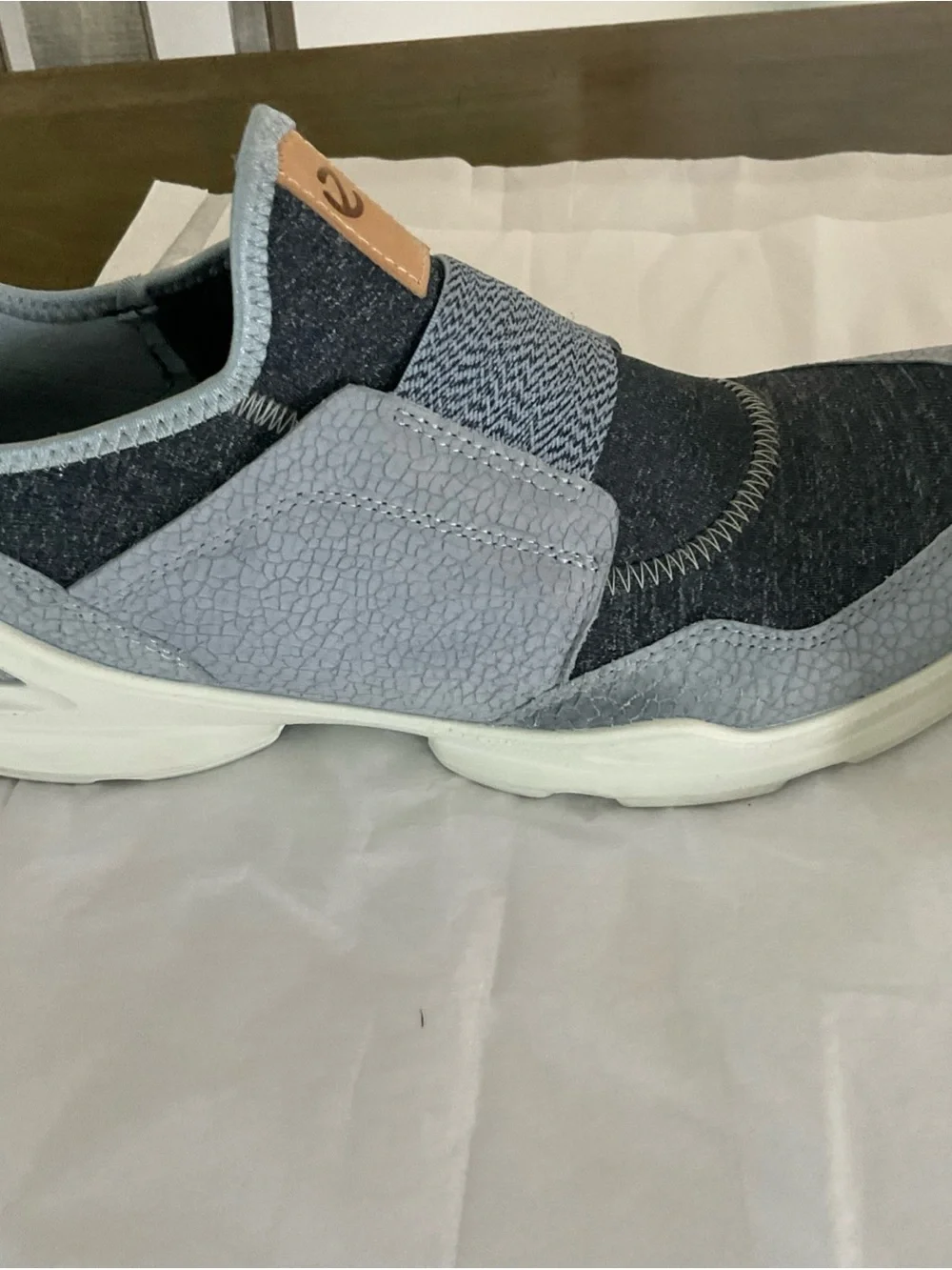 Comfort Walking Women Size 8.5 ECCO Biom Lite Slip On Gray Blue Sneakers